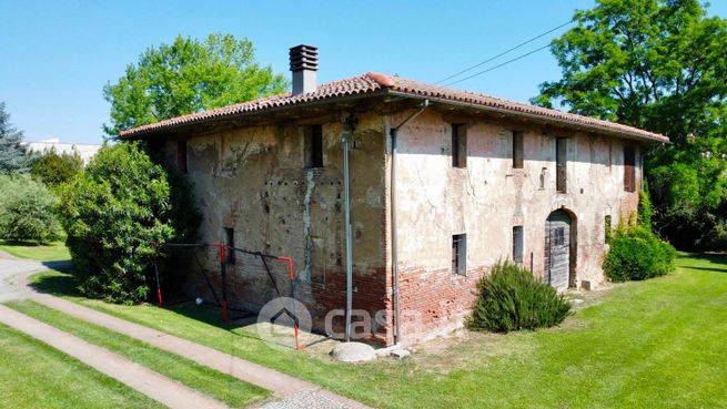 Rustico/casale in residenziale in Via 1º Maggio