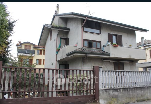 Casa indipendente in residenziale in Via Carlo Goldoni 4