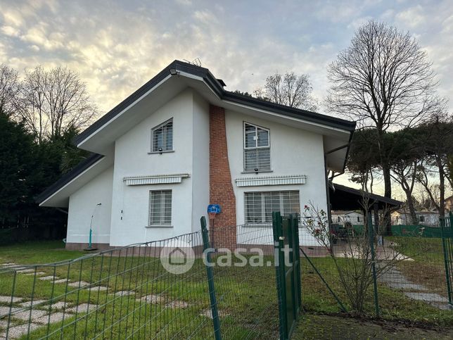 Villa in residenziale in Via del Cantiere 17