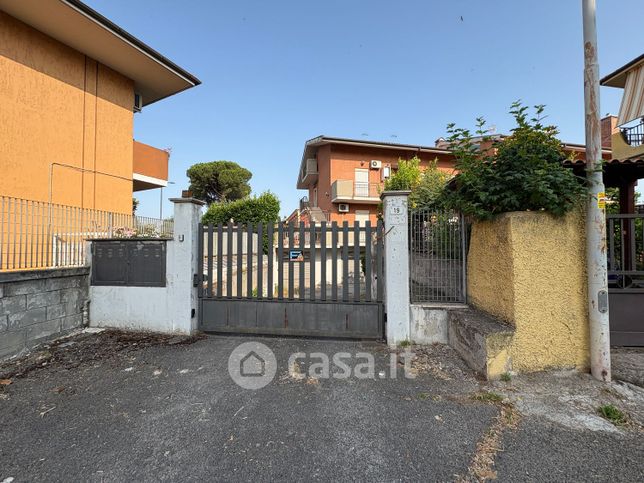Box/posto auto in residenziale in Via Enrico Fermi 13