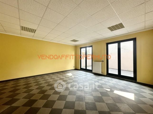 Ufficio in commerciale in Via Ruggero Leoncavallo