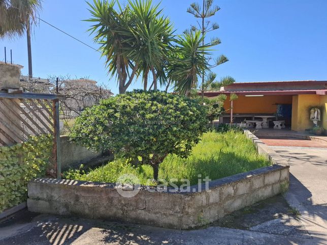 Casa indipendente in residenziale in 
