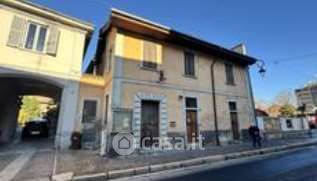 Ufficio in commerciale in Via Roma