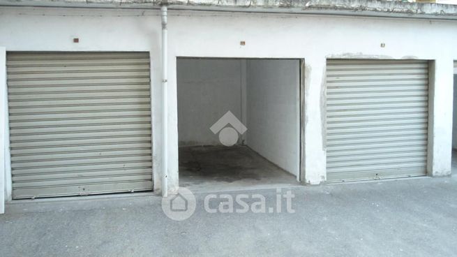 Garage/posto auto in residenziale in Via Rubiana 51