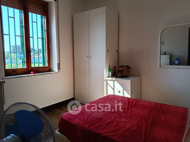 Casa indipendente in residenziale in Via Domiziana 37