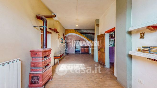 Casa indipendente in residenziale in Via Quaresima 16