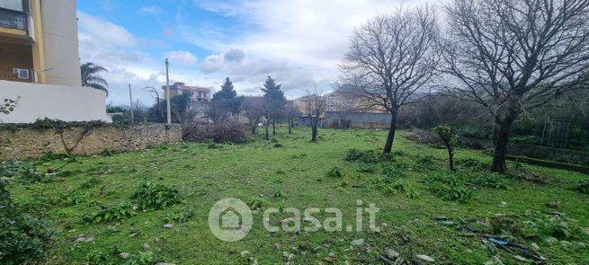 Terreno agricolo in commerciale in Via Caserta 43