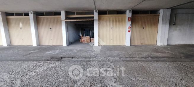 Box/posto auto in residenziale in Strada Cambiano 1