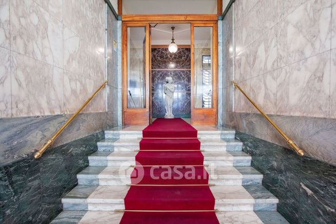 Ufficio in commerciale in Via Santa Tecla 4