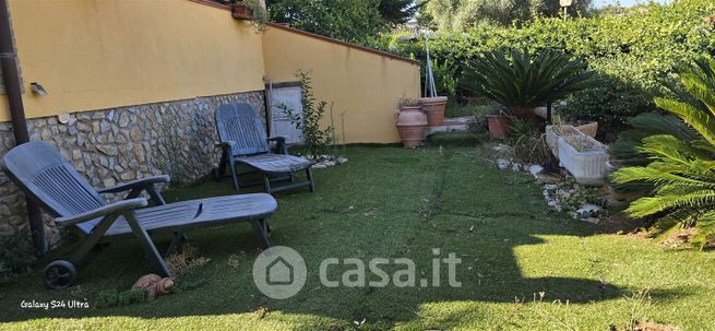 Casa bi/trifamiliare in residenziale in