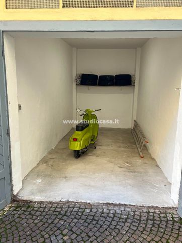 Garage/posto auto in residenziale in Via Achille Maiocchi 8