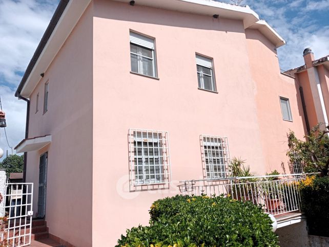 Appartamento in residenziale in Via della Stazione