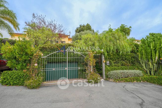 Villetta a schiera in residenziale in Strada Privata delle Rose