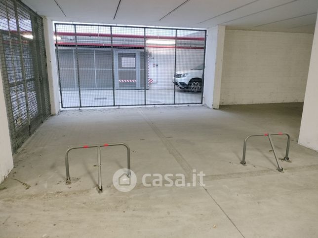 Garage/posto auto in residenziale in Viale Cesare Battisti 151