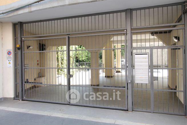 Garage/posto auto in residenziale in Via Luigi Federico Menabrea 10