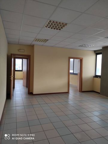 Ufficio in commerciale in Via Sarzanese 90