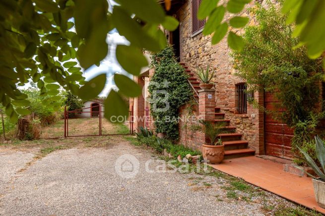 Rustico/casale in residenziale in Via delle Tombe