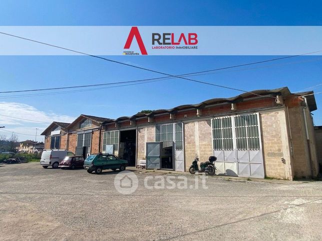 Capannone in commerciale in Via Livornese 235