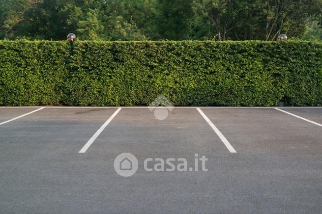 Garage/posto auto in residenziale in Via Fieschi 100