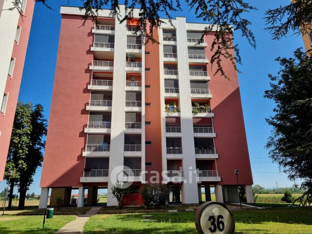 Appartamento in residenziale in Via Sporting Mirasole 36