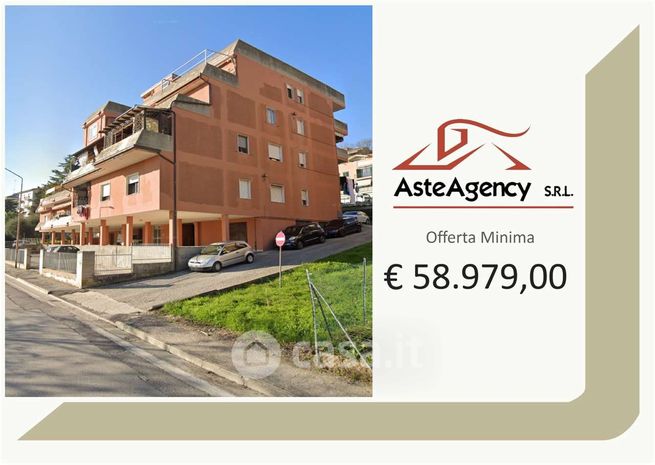 Appartamento in residenziale in Via Lazio 15