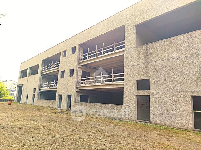 Capannone in commerciale in Via Avogadro 1