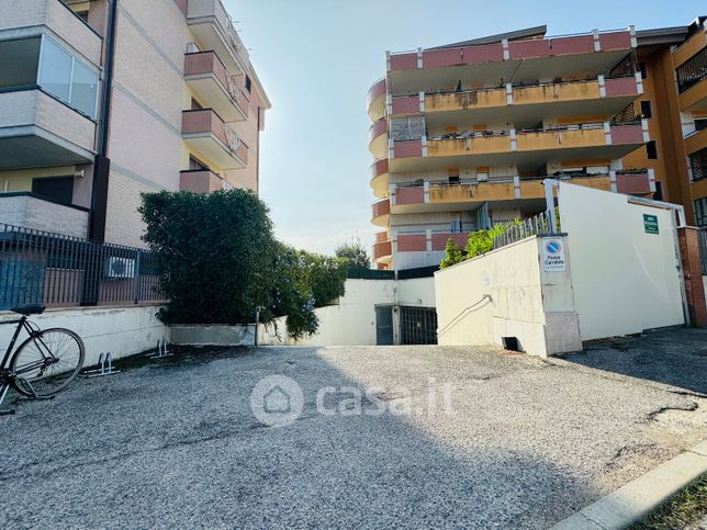 Garage/posto auto in residenziale in Via Monte Petroso 4