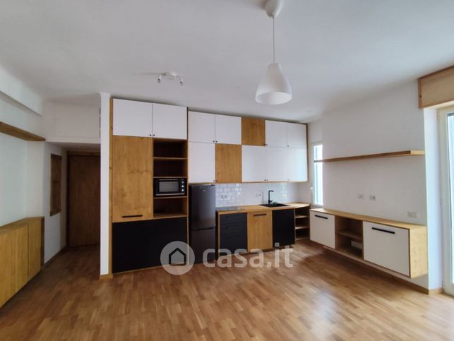 Appartamento in residenziale in Via Alfonso Capecelatro