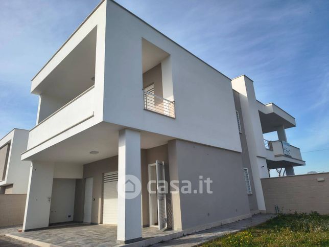 Villa in residenziale in Stradone Sant'Anastasio