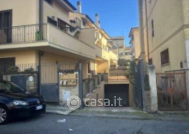 Box/posto auto in residenziale in Via Sant' Angelo