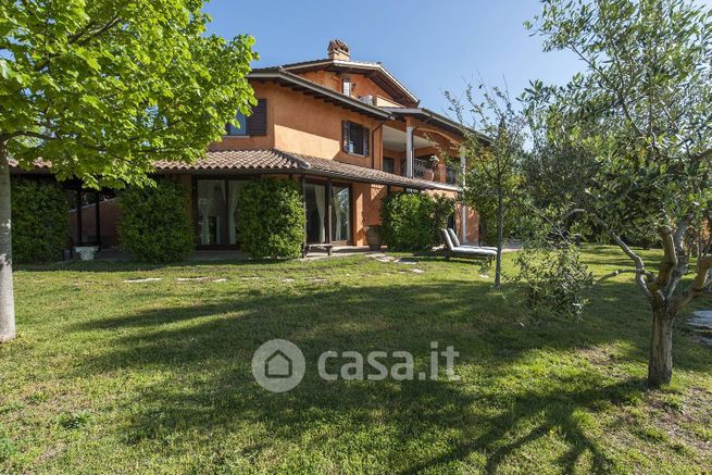 Villa in residenziale in Via Colle dell'Uliveto