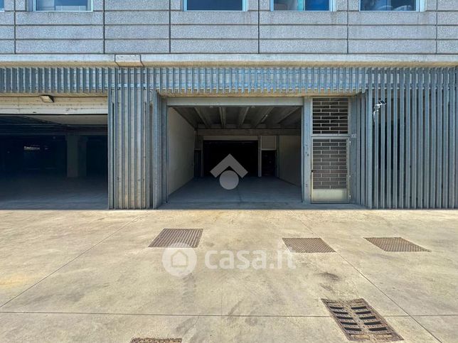 Capannone in commerciale in Via Marco Biagi