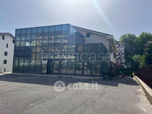 Ufficio in commerciale in 