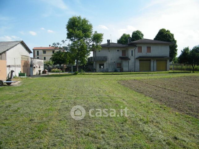 Terreno edificabile in residenziale in Via Chiesa Rampazzo