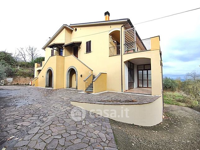 Villa in residenziale in 
