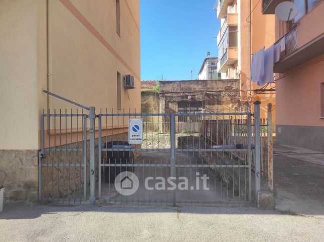 Box/posto auto in residenziale in Via Prile 9