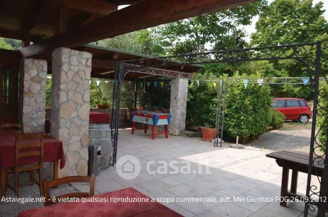 Rustico/casale in residenziale in Via Contea 34