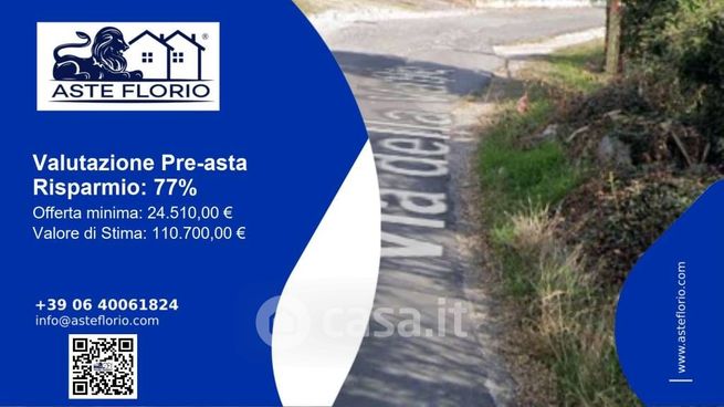 Terreno agricolo in commerciale in Via della Valle