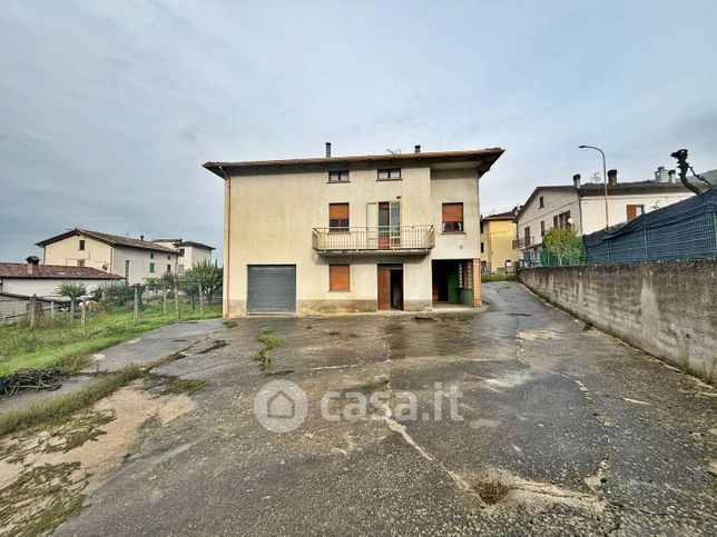 Casa indipendente in residenziale in Via Borghetto 20