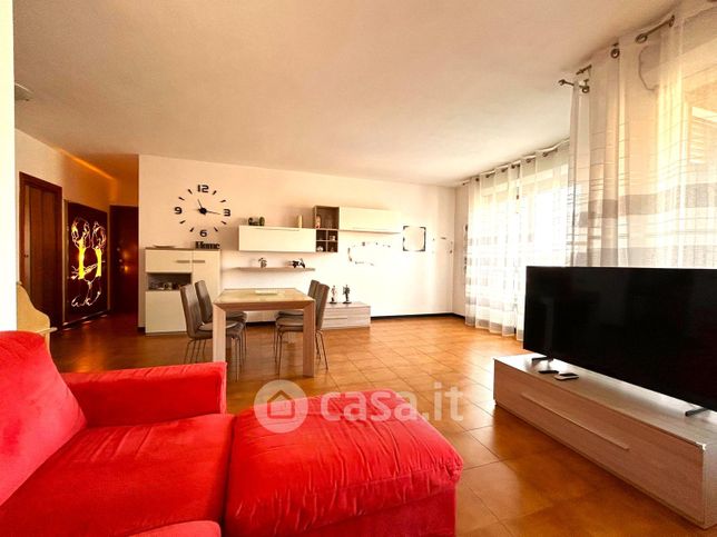 Appartamento in residenziale in Via Popoli Uniti 21