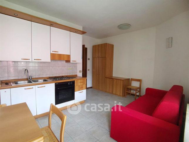 Appartamento in residenziale in Lungomallero L. Cadorna