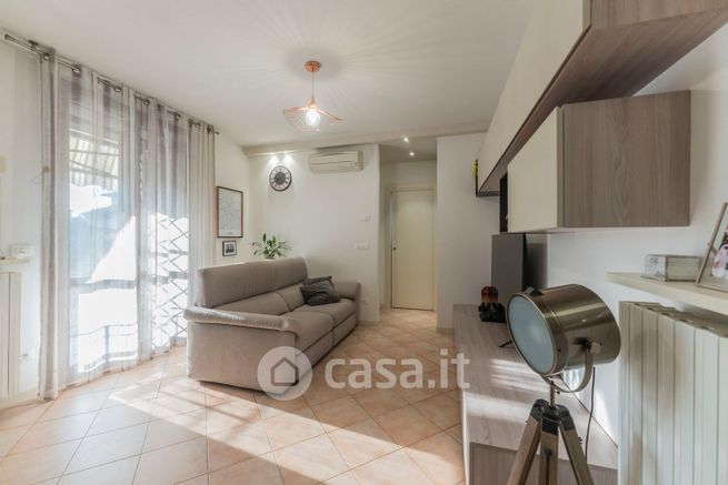 Appartamento in residenziale in Via Giacomo Lercaro 22