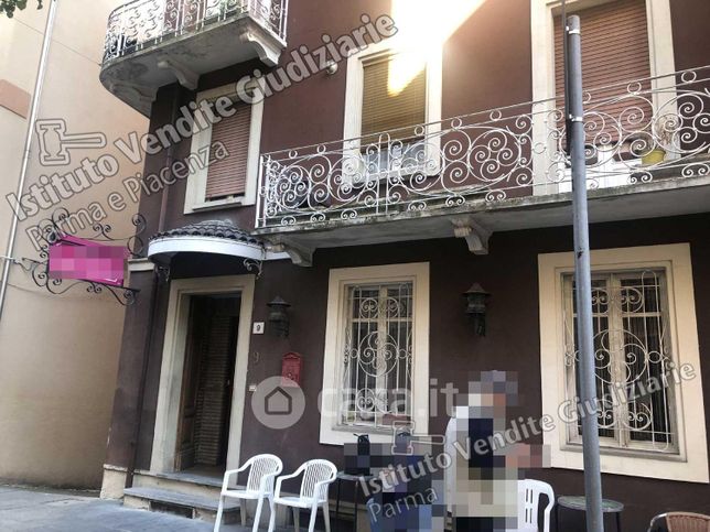 Negozio/locale commerciale in commerciale in Via Milano 9