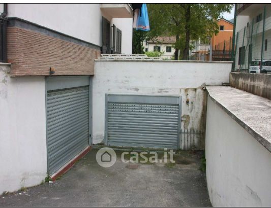 Garage/posto auto in residenziale in Via Benedetto Croce