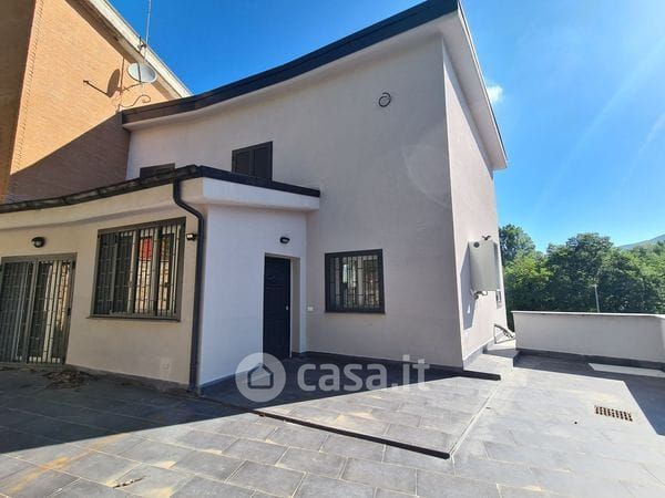 Casa bi/trifamiliare in residenziale in Via del Pecile 12
