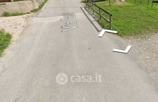 Capannone in commerciale in Via Gera