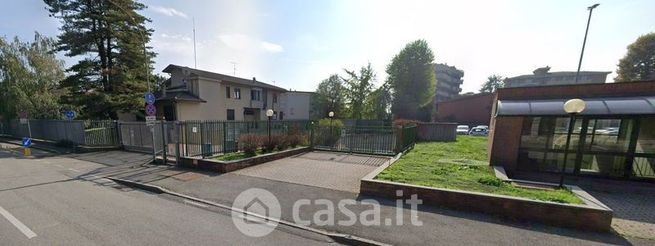 Box/posto auto in residenziale in Via Fratelli Camperio 20