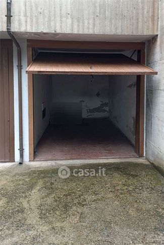 Box/posto auto in residenziale in Via Trento
