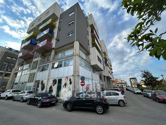 Ufficio in commerciale in 