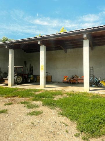 Terreno agricolo in commerciale in